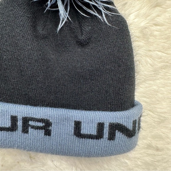 Under Armour Winter Hat Black & Blue Size 3-4 Years - Picture 2 of 10